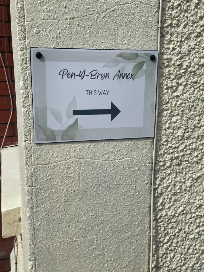 Hotel Pen-Y-Bryn Annex Brynmenyn Exterior foto